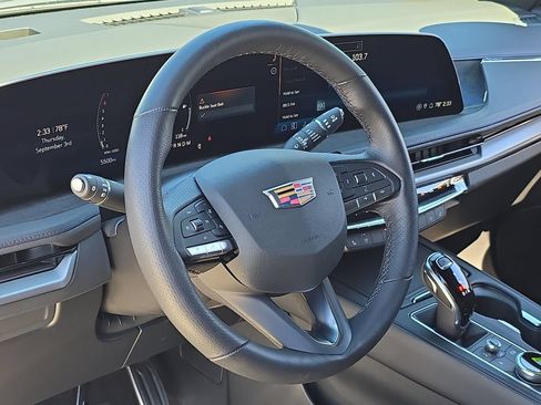 Used 2025 Cadillac XT4 Sport FWD image 19