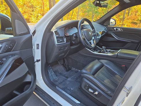 Used 2019 BMW X5 xDrive40i w/ Executive Package image 12