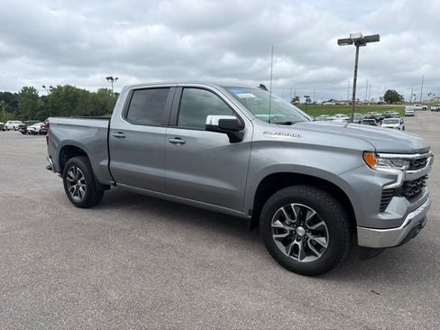 Used 2023 Chevrolet Silverado 1500 LT AWD/4WD image 11