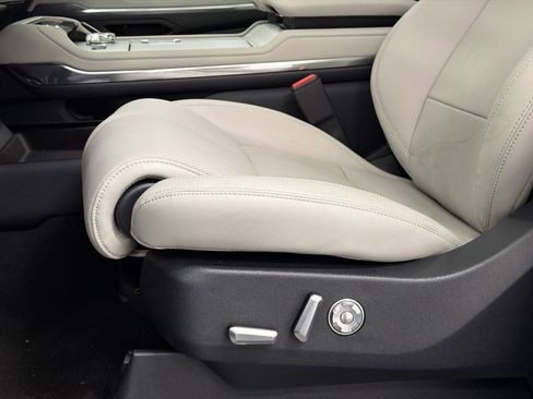 New 2026 Lincoln Navigator Reserve image 19