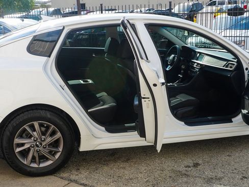 Used 2020 Kia Optima LX image 17