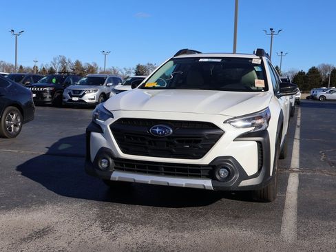 Used 2023 Subaru Outback Limited image 2