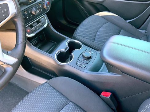 Used 2022 GMC Terrain SLE w/ Driver Convenience Package image 41