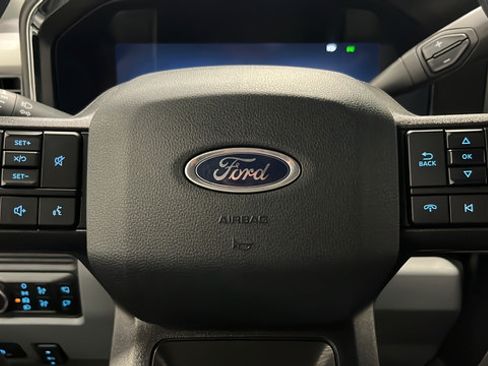 Used 2025 Ford F250 XLT w/ Black Appearance Package AWD/4WD image 15