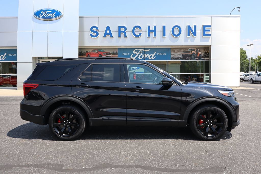 Used 2022 Ford Explorer ST w/ Equipment Group 401A AWD/4WD image 2