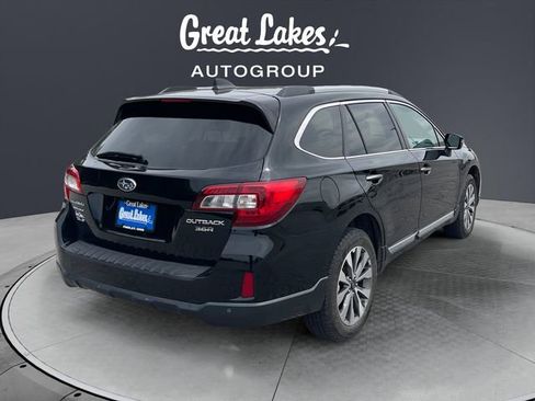 Used 2017 Subaru Outback 3.6R Touring AWD/4WD image 5