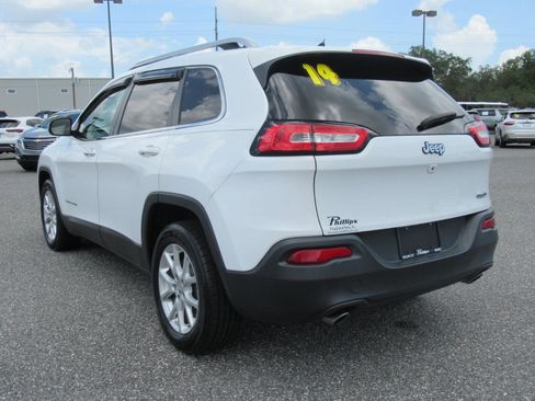 Used 2014 Jeep Cherokee Latitude w/ Comfort/Convenience Group FWD image 5