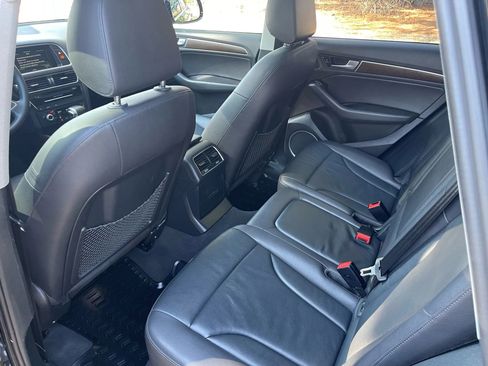 Used 2017 Audi Q5 2.0T Premium Plus w/ Technology Package image 12