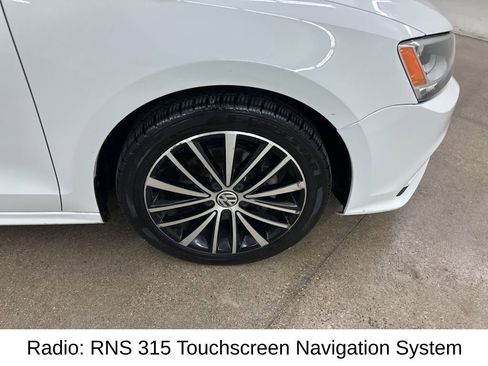 Used 2015 Volkswagen Jetta Sport FWD image 14