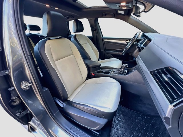 Used 2019 Volkswagen Jetta R-Line w/ R-Line Cold Weather Package FWD image 29