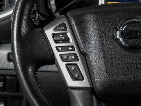 Used 2019 Nissan Titan PRO-4X image 17