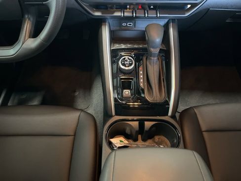 Used 2024 Chevrolet Colorado Trail Boss w/ Advanced Trailering Package AWD/4WD image 10