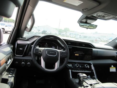New 2026 GMC Sierra 1500 Denali w/ Denali Reserve Package AWD/4WD image 16