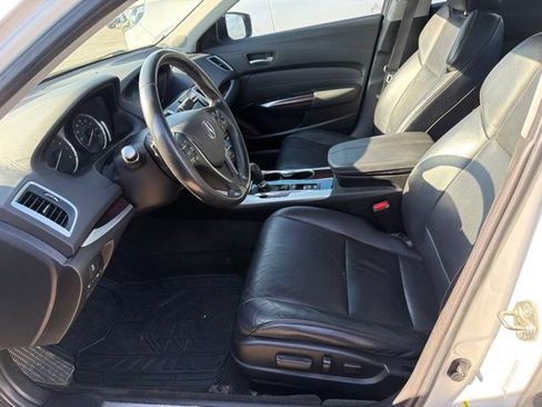 Used 2016 Acura TLX w/ Technology Package FWD image 4