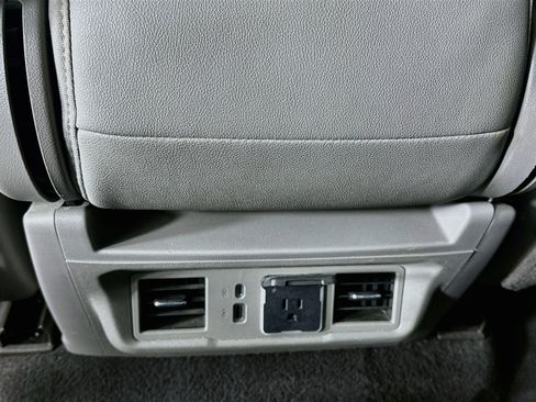 Used 2025 GMC Sierra 1500 SLT RWD image 27
