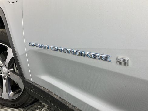 Used 2023 Jeep Grand Cherokee 4WD 4xe image 40