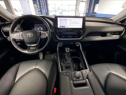 Certified 2025 Toyota Grand Highlander AWD image 22