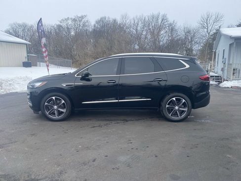 Used 2019 Buick Enclave Essence w/ LPO, Sport Appearance Package image 8