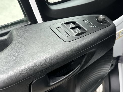 Used 2025 RAM ProMaster 2500 w/ Convenience Group FWD image 15
