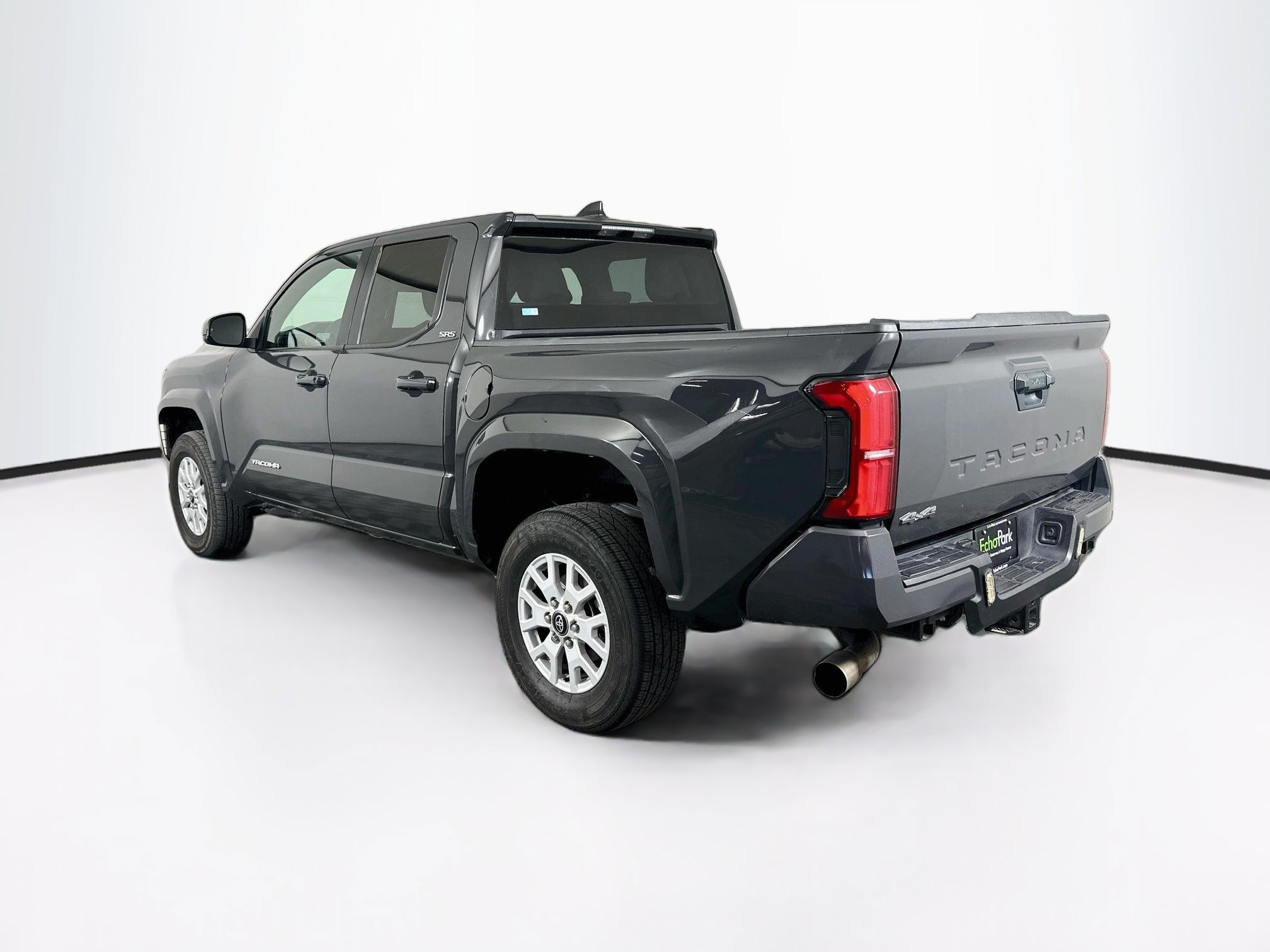 Used 2025 Toyota Tacoma SR5 AWD/4WD image 5