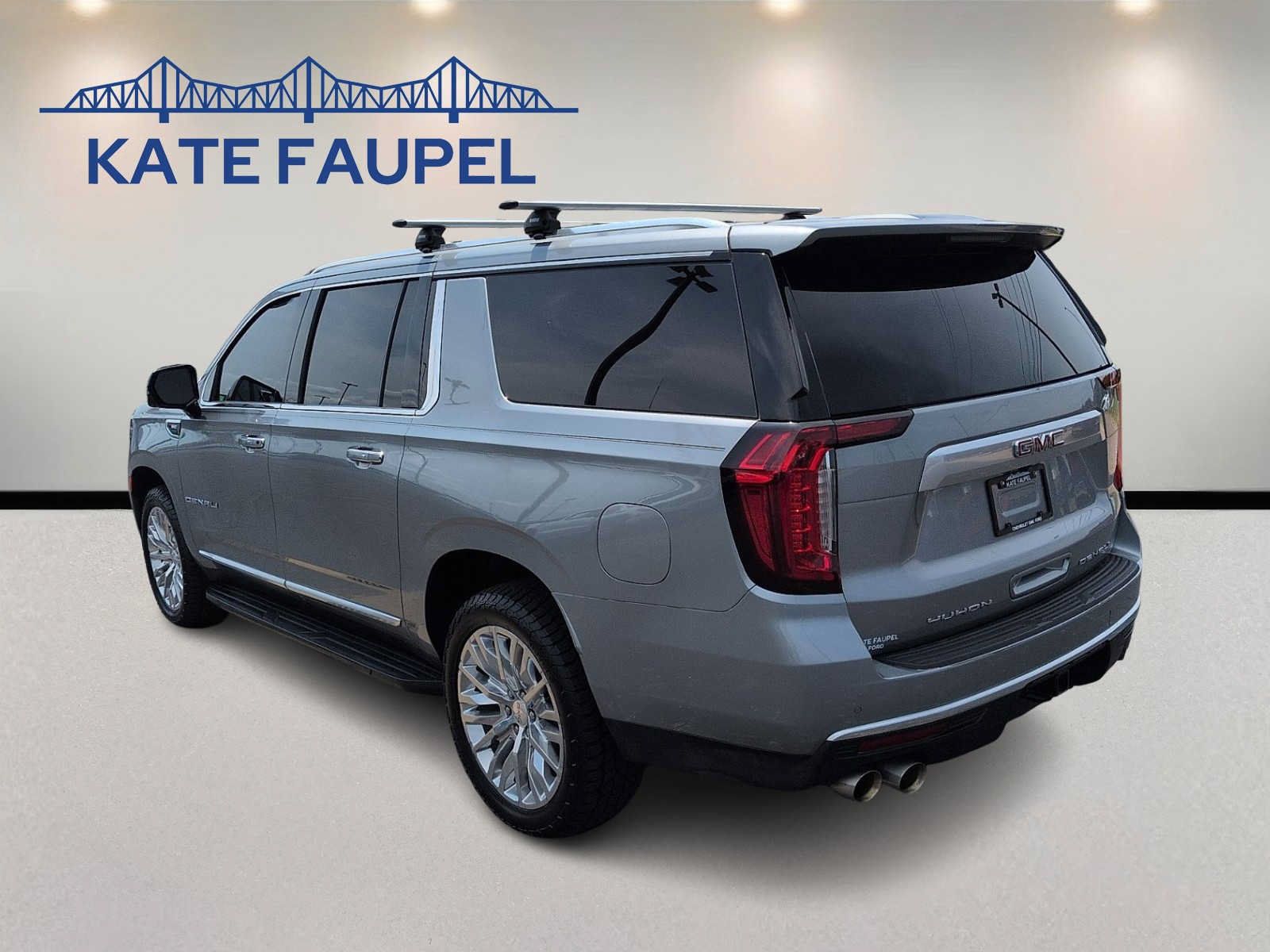 Used 2023 GMC Yukon XL Denali AWD/4WD image 5