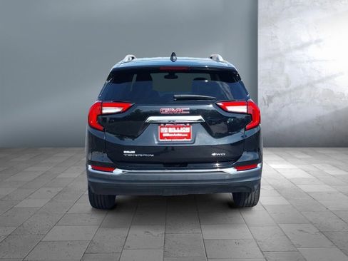 Used 2024 GMC Terrain SLT image 5