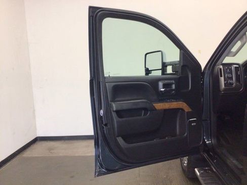 Used 2017 Chevrolet Silverado 2500 High Country w/ Snow Plow Prep Package AWD/4WD image 23