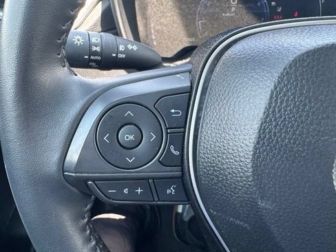 Used 2025 Toyota Corolla Cross XLE AWD/4WD image 22