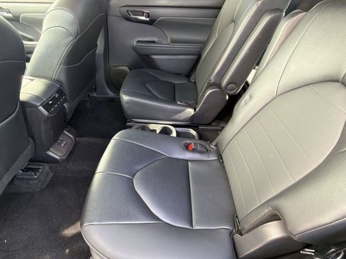 Used 2026 Toyota Highlander XLE AWD/4WD image 26