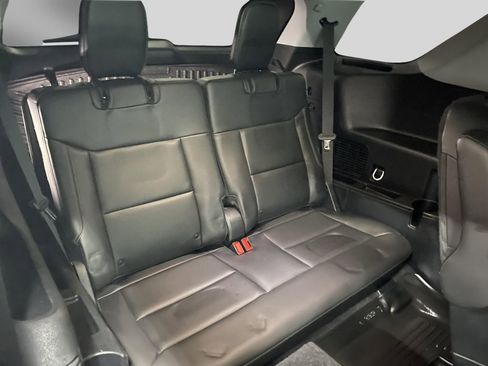 Used 2023 Ford Explorer XLT w/ Equipment Group 202A RWD image 10