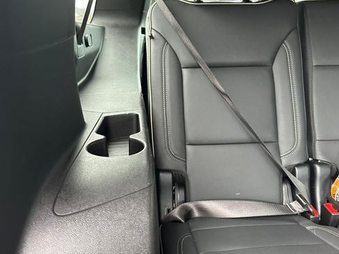 Certified 2025 Chevrolet Suburban Premier image 41