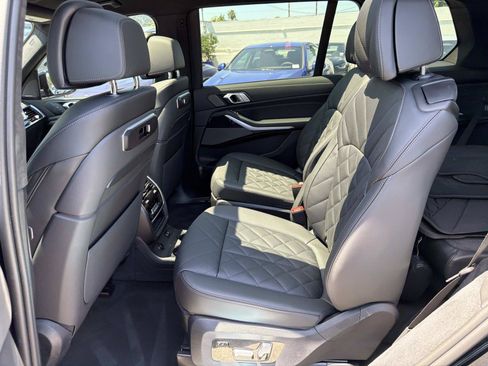 Used 2026 BMW X7 xDrive40i w/ M Sport Package AWD/4WD image 13