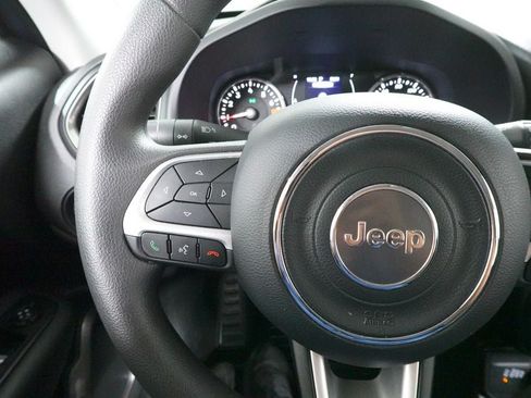 Used 2023 Jeep Renegade Latitude AWD/4WD image 11