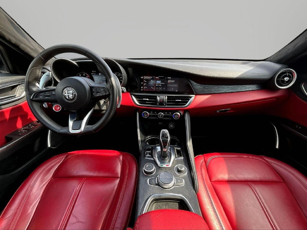 Used 2020 Alfa Romeo Giulia AWD w/ Cold Weather Package image 9
