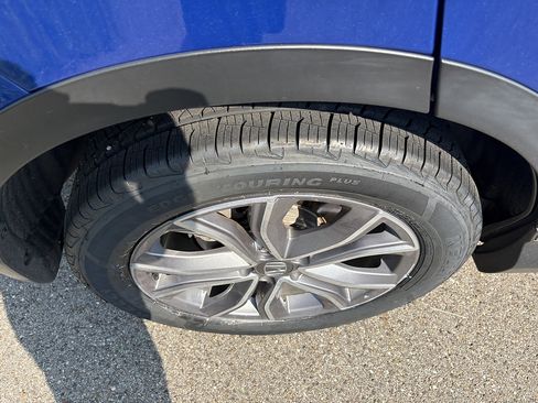 Used 2022 Honda CR-V Touring image 11