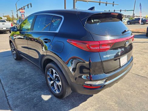 Used 2021 Kia Sportage LX image 7