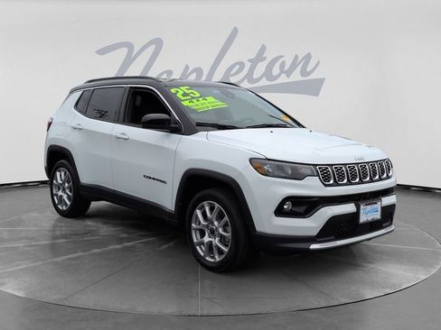 Used 2025 Jeep Compass Limited AWD/4WD image 3