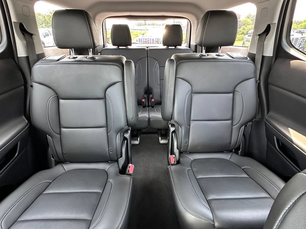 Used 2021 GMC Acadia SLT w/ Premium Package AWD/4WD image 29