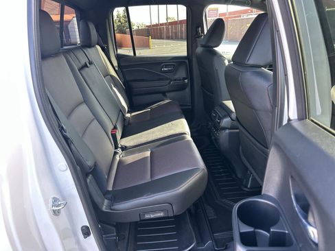 Used 2025 Honda Ridgeline Black Edition image 13