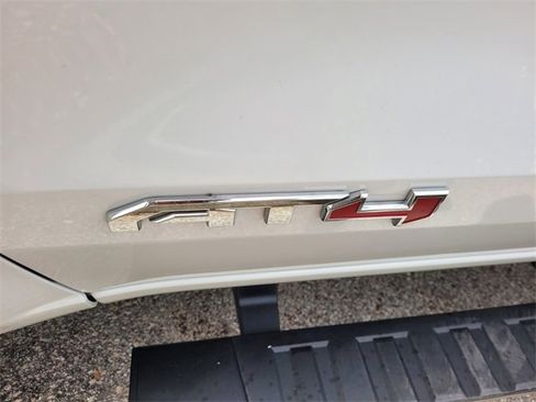 New 2025 GMC Canyon AT4 image 3