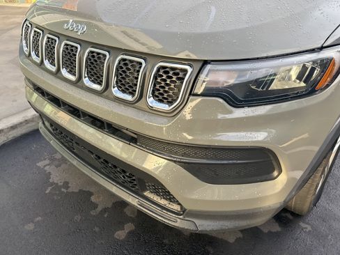 Used 2023 Jeep Compass Sport image 8