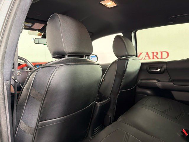 Used 2019 Toyota Tacoma TRD Off-Road AWD/4WD image 33