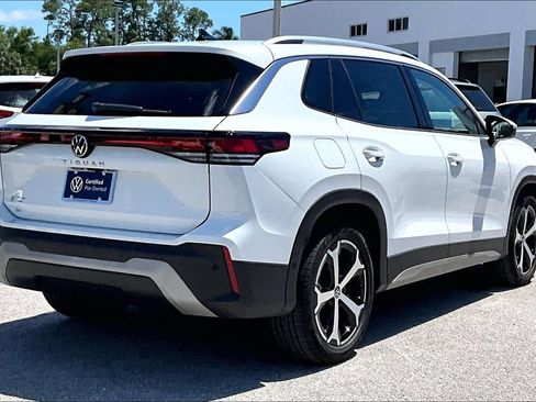 Certified 2026 Volkswagen Tiguan SE w/ Panoramic Sunroof Package FWD image 5