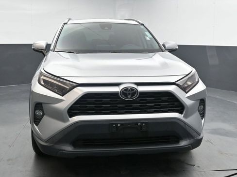 Used 2021 Toyota RAV4 XLE image 3