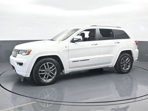 Used 2020 Jeep Grand Cherokee Overland image 2