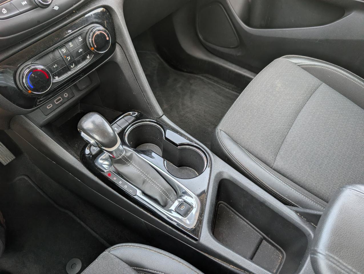 Used 2020 Buick Encore GX Preferred w/ Cold Weather Comfort Package FWD image 31