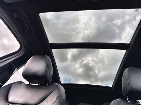 Used 2024 BMW X3 xDrive30i w/ Premium Essential Package image 16