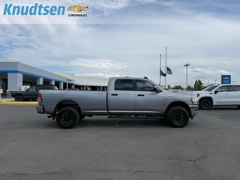 Used 2022 RAM 2500 Big Horn w/ Cold Weather Group AWD/4WD image 8