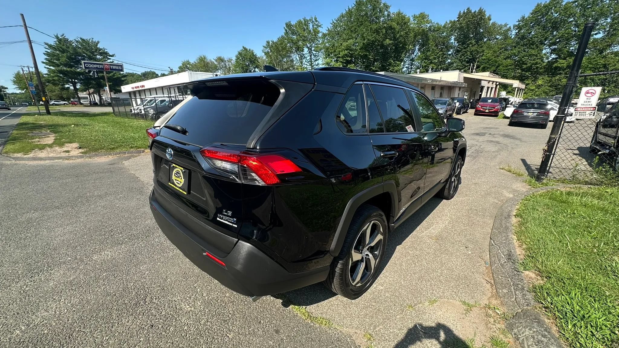 Used 2020 Toyota RAV4 LE AWD/4WD image 5