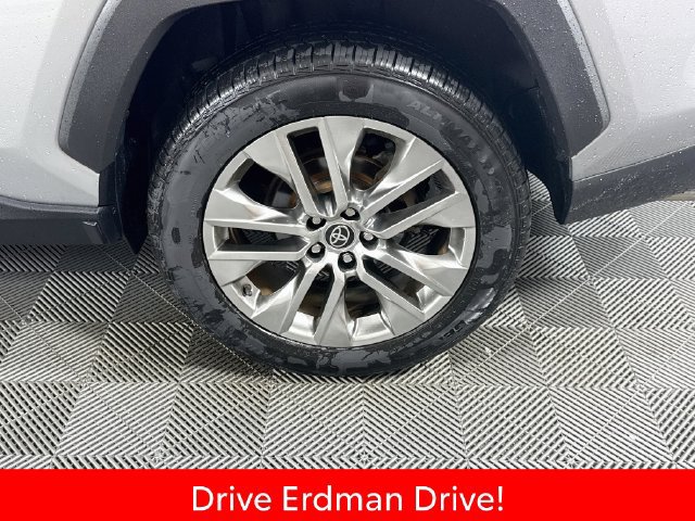 Certified 2021 Toyota RAV4 XLE Premium FWD image 4
